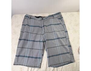 Swiss Cross Mens Plaid Shorts Size 40 Gray Blue Flat Front Casual